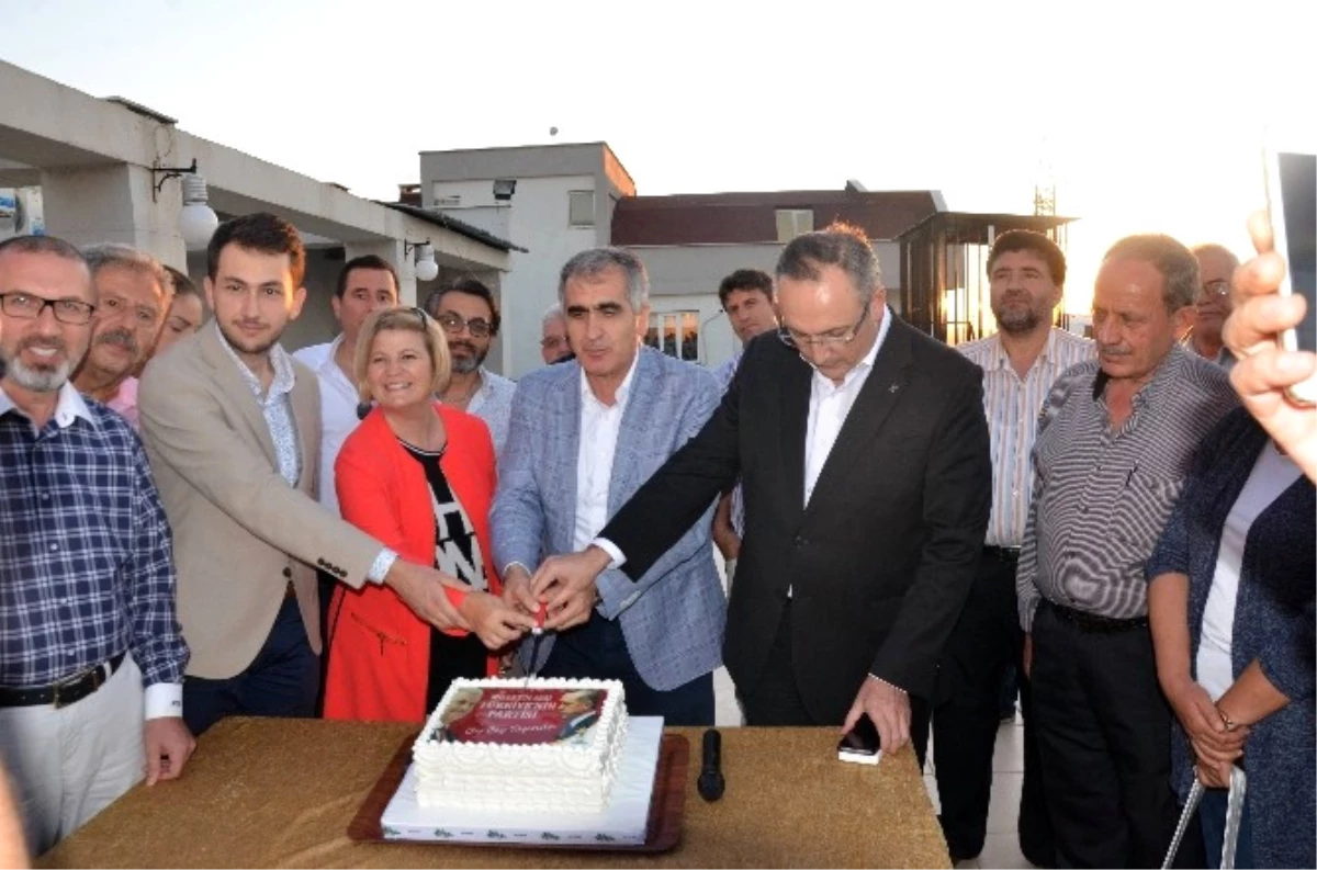 AK Parti Nilüfer\'de 15. Yıl Kutlaması