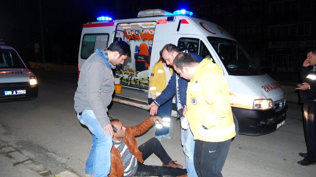 Alkolü Fazla Kaçıran Adam Yolda Düşüp Yaralandı