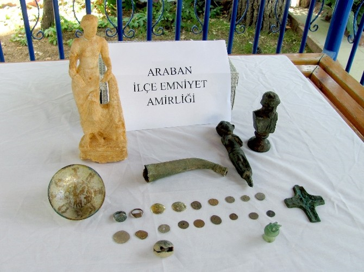 Araban\'da 26 Parça Tarihi Eser Ele Geçirdi