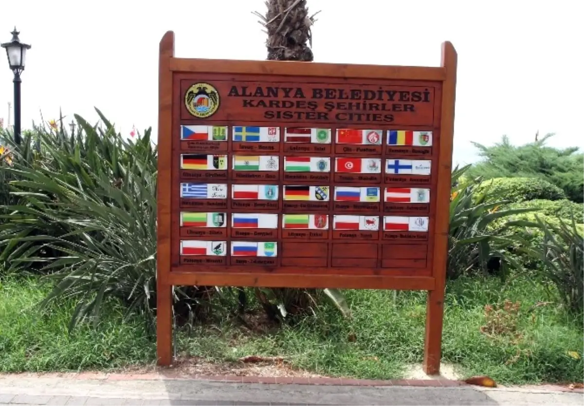 Avusturya\'daki \'Pano\' Krizi Kardeşlerin Arasını Açtı