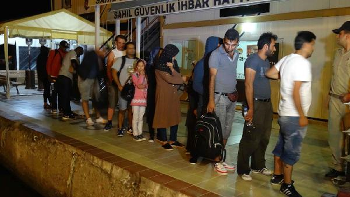 Ayvacık\'ta 17 Mülteci Yakalandı