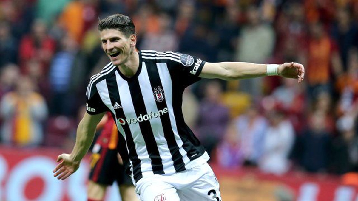 Mario Gomez, Wolfsburg\'a Transfer Oldu