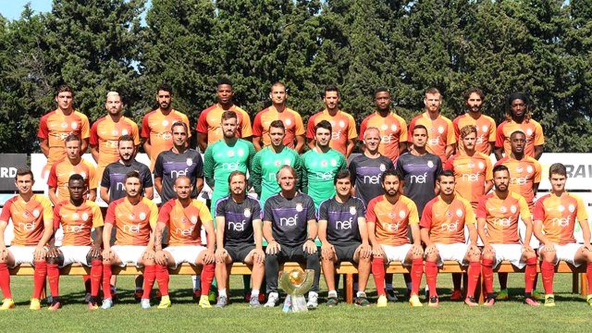 Blerim Dzemaili, Galatasaray Yeni Sezon Poster Pozunda Yer Almadı