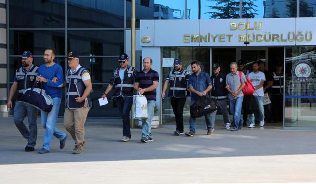 Bolu\'daki Fetö Soruşturmasında 12 Polis Adliyede
