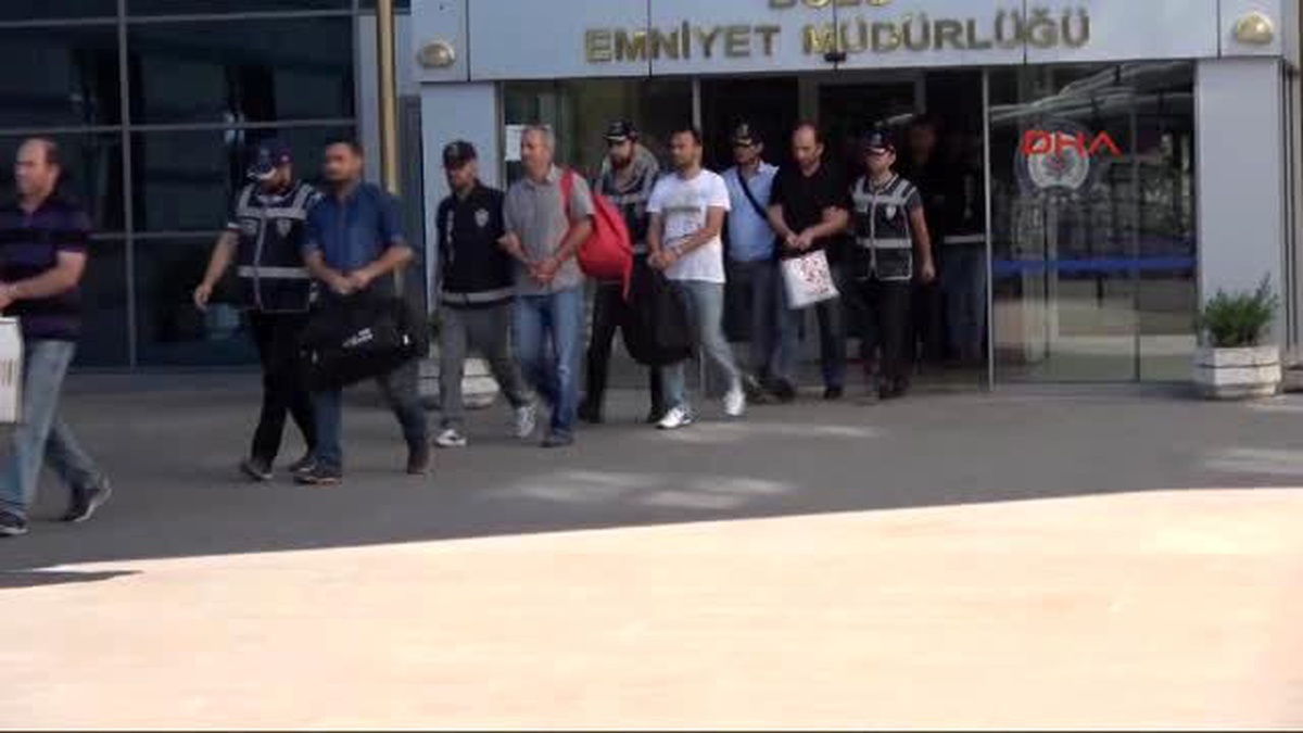 Bolu\'daki Fetö Soruşturmasında 12 Polis Adliyede