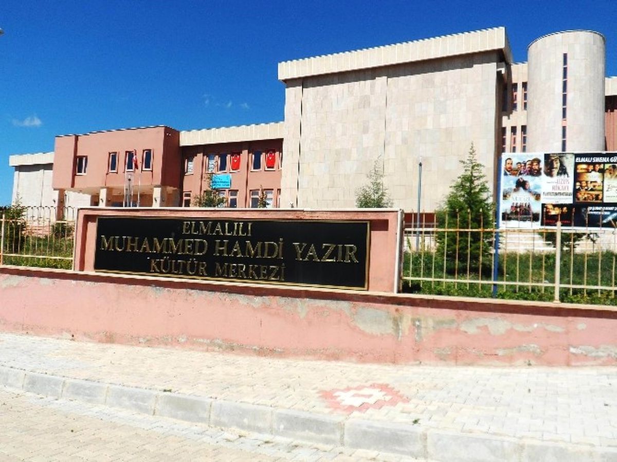 Büyükşehir Elmalı\'ya Kapalı Yüzme Havuzu Yapıyor