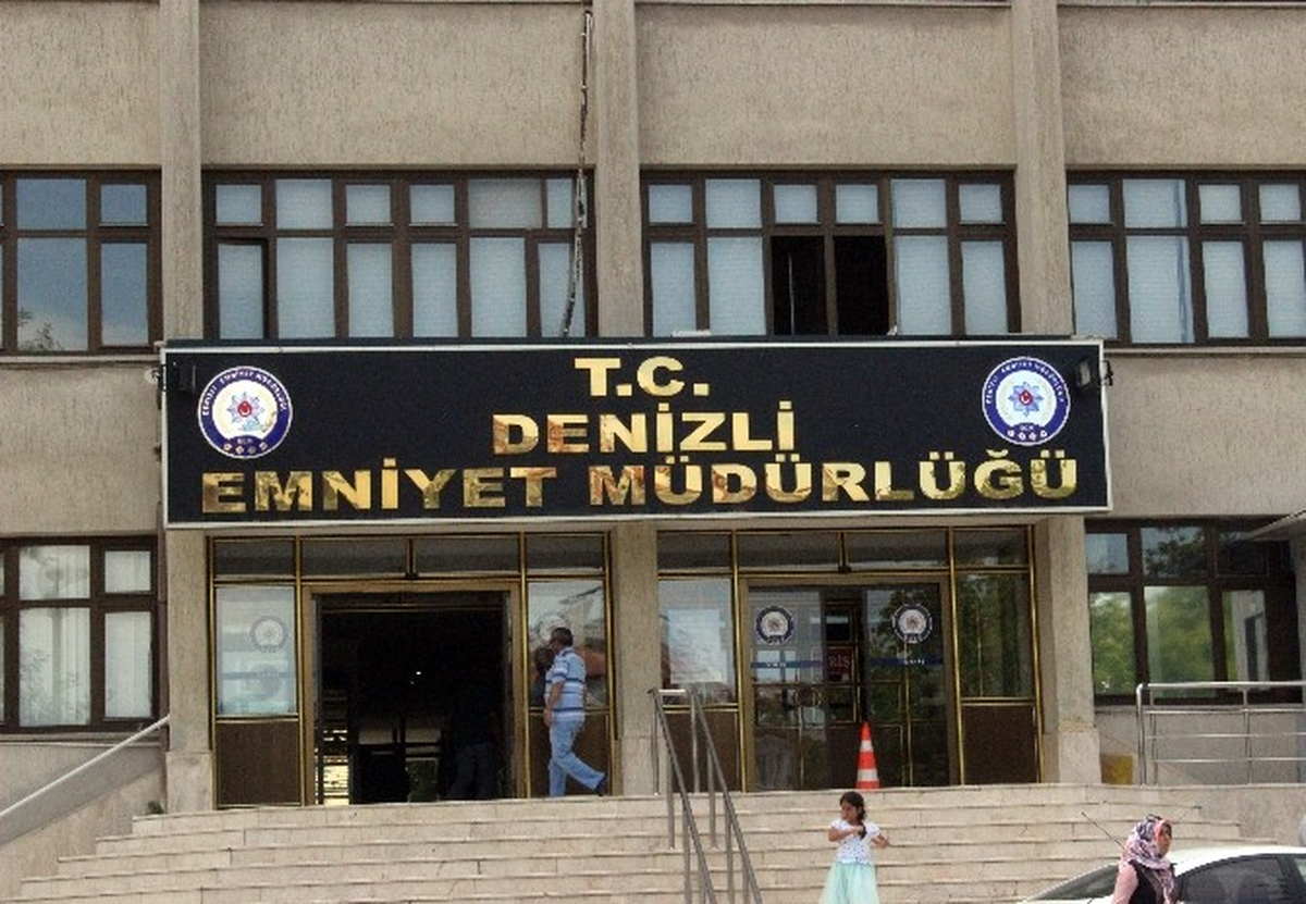 Denizli\'de 6 Emniyet Müdürüne ve 4 Polise İhraç