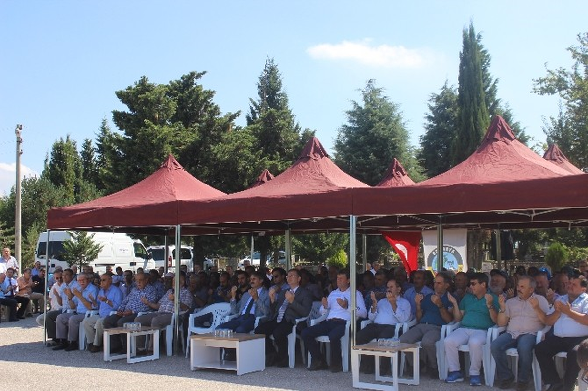 Deprem Şehitleri Mezarı Başında Anıldı