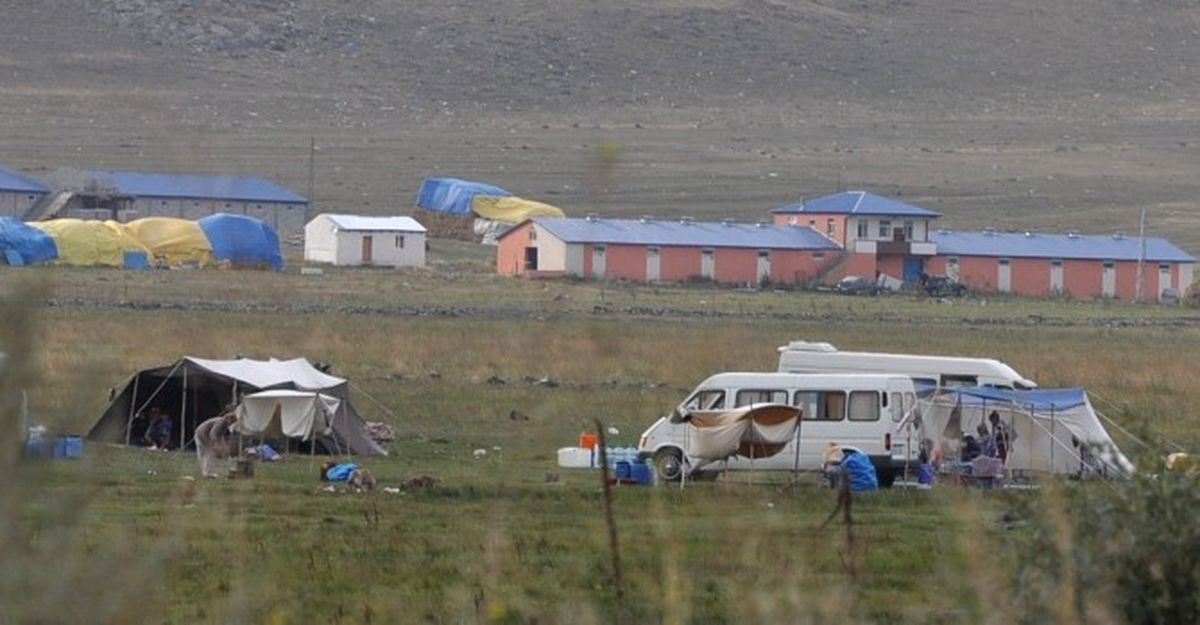 Dilenciler Kars\'ı Mesken Tuttu
