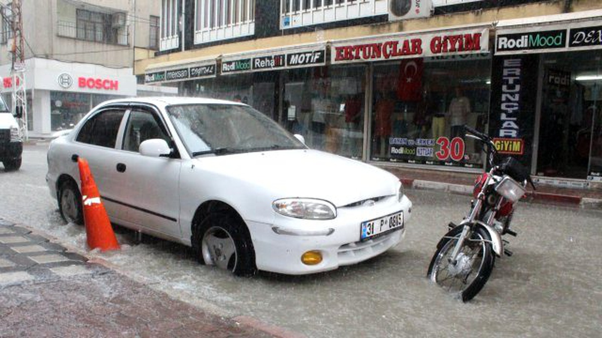 Dörtyol Yağmura Teslim Oldu