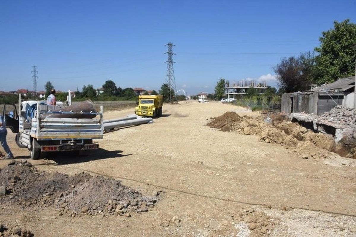 Düzce\'de Yol Açma Çalışmalarında Kamulaştırmaya Devam