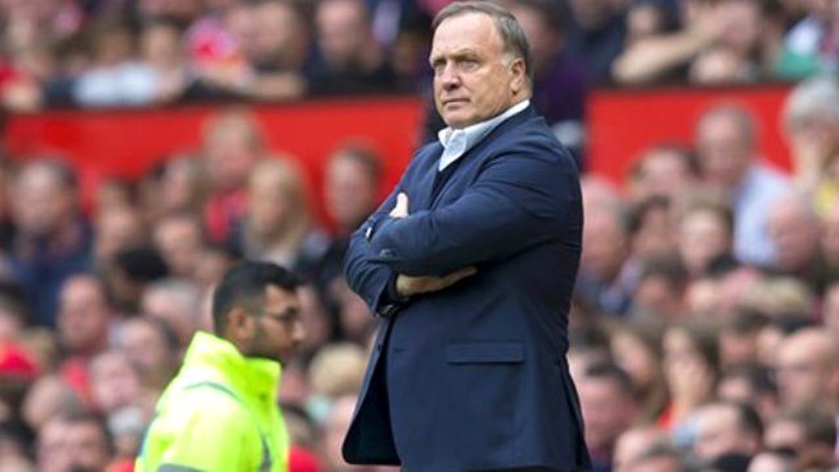 Fenerbahçe, Advocaat\'ı Borsaya Bildirdi