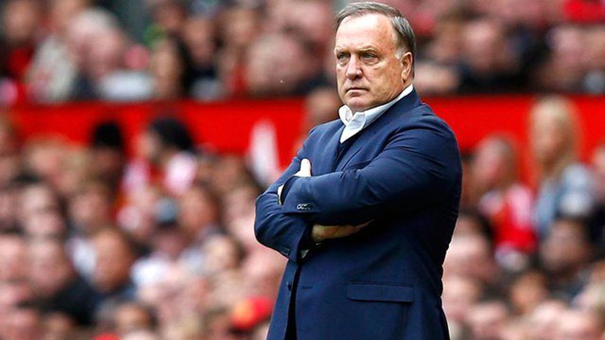 Fenerbahçe, Dick Advocaat ile 1 Yıllığına Anlaştığını Borsaya Bildirdi