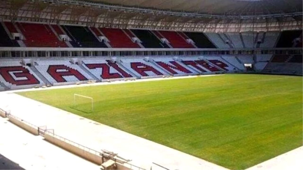 Gaziantep Arena\'da Koltuklara Yazılmak İstenen İsim Tribünlere Sığmadı