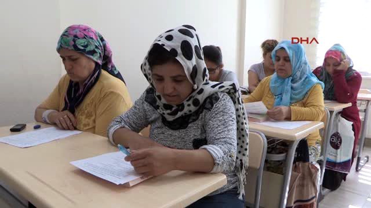 Gaziantep\'te Kadınlar Okuma-yazma Öğreniyor