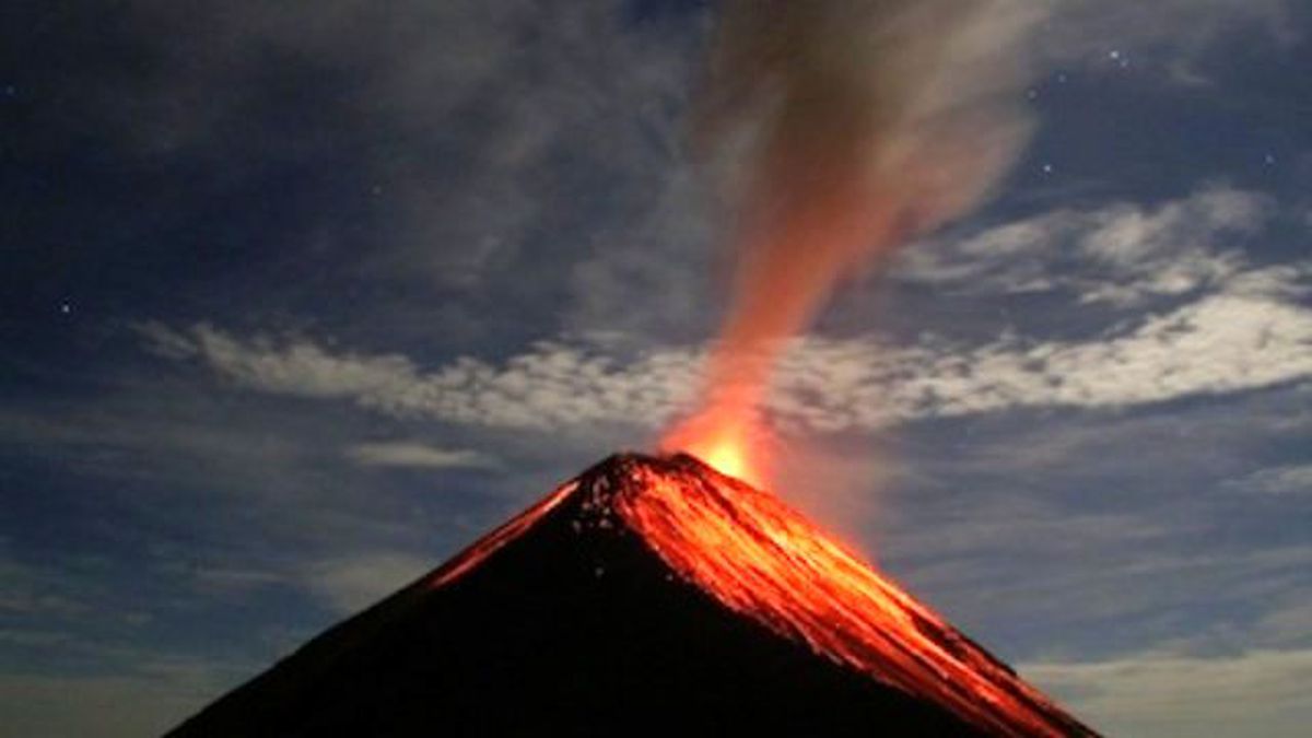 Guatemala\'da Santiaguito Yanardağı Faaliyete Geçti