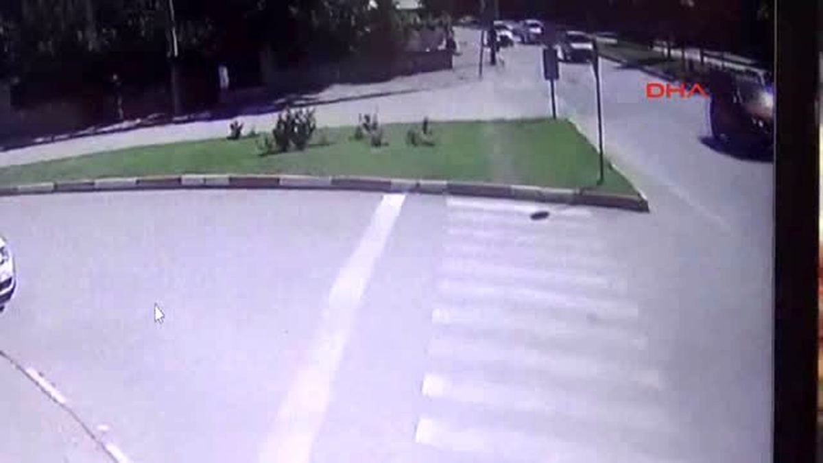 İnegöl 1 Günde Aynı Yerde 2 Kaza Kameralara Yansıdı
