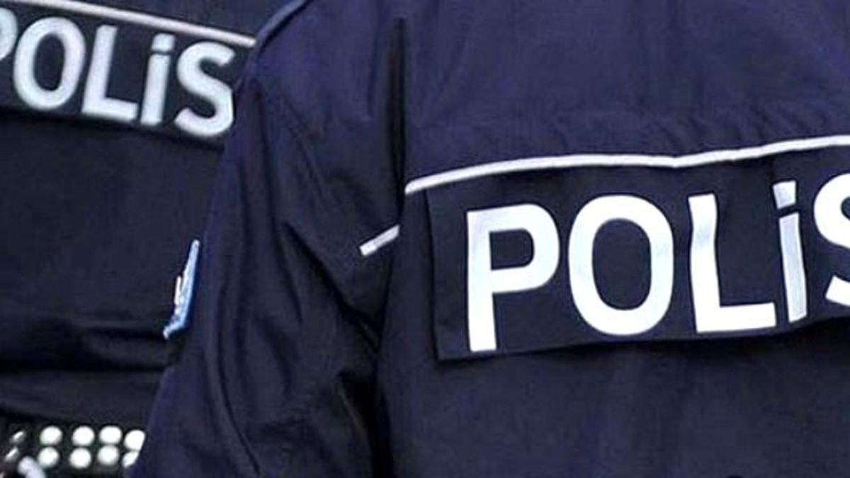 İzmir\'de 40 Emniyet Mensubu Serbest Bırakıldı