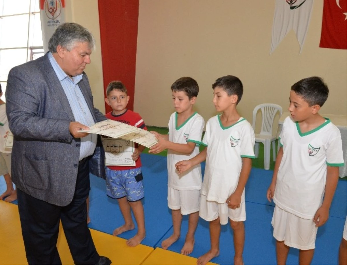 Judo Yaz Okulunda Sertifika Sevinci