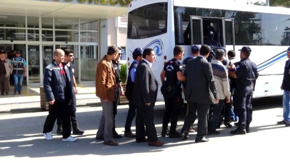 Karaman\'da Fetö Operasyonuna 11 Tutuklama