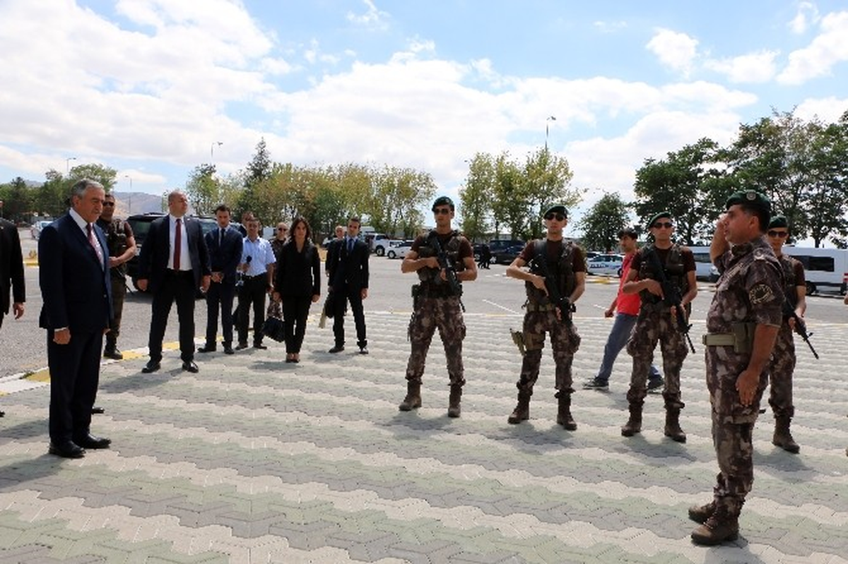 KKTC Cumhurbaşkanı Akıncı\'dan Özel Harekat Daire Başkanlığı\'na Ziyaret