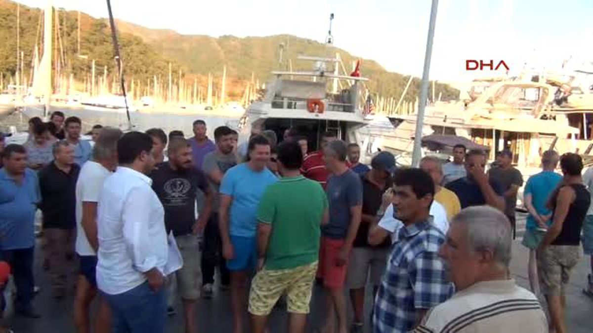 Marmarisli Bir Grup Esnaftan Büyükşehir Belediyesi\'ne Tepki