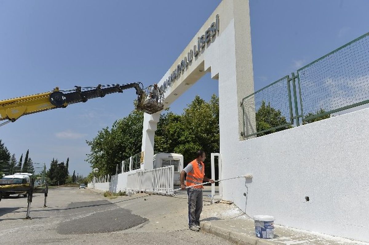 Muratpaşa\'dan Okullara Bakım