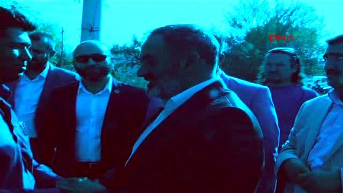 Niğde Şehit Astsubay Ömer Halisdemir\'e Yazdığı Şiiri Babasına Okudu