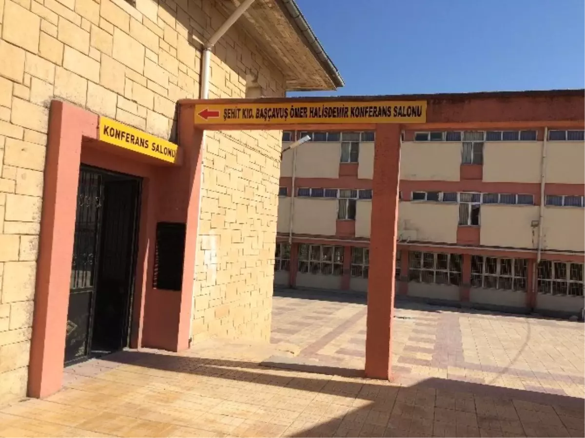 Ömer Halisdemir\'in İsmi Konferans Salonunda Yaşatılacak