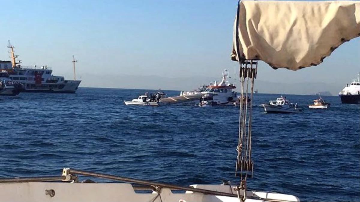 Sahil Güvenlik Botu Boğaz\'da Yük Gemisi ile Çarpıştı! 1 Asker Şehit