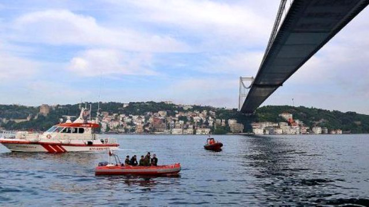 Sahil Güvenlik Botu, Kuru Yük Gemisiyle Çarpıştı