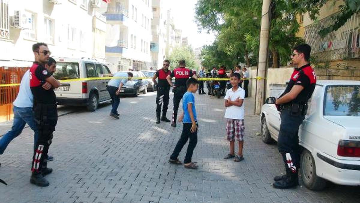 Şanlıurfa\'da Genç Kadın, Kendisini Rahatsız Eden Kişiyi Vurdu