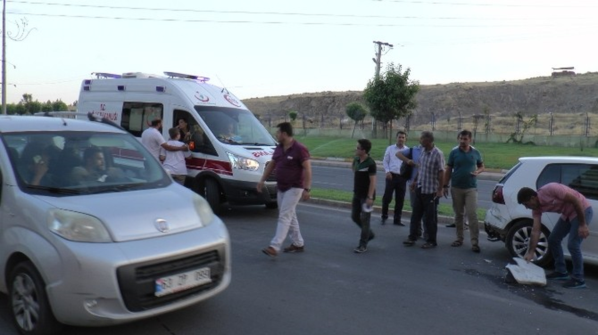 Şanlıurfa\'da Zincirleme Trafik Kazası: 1 Yaralı
