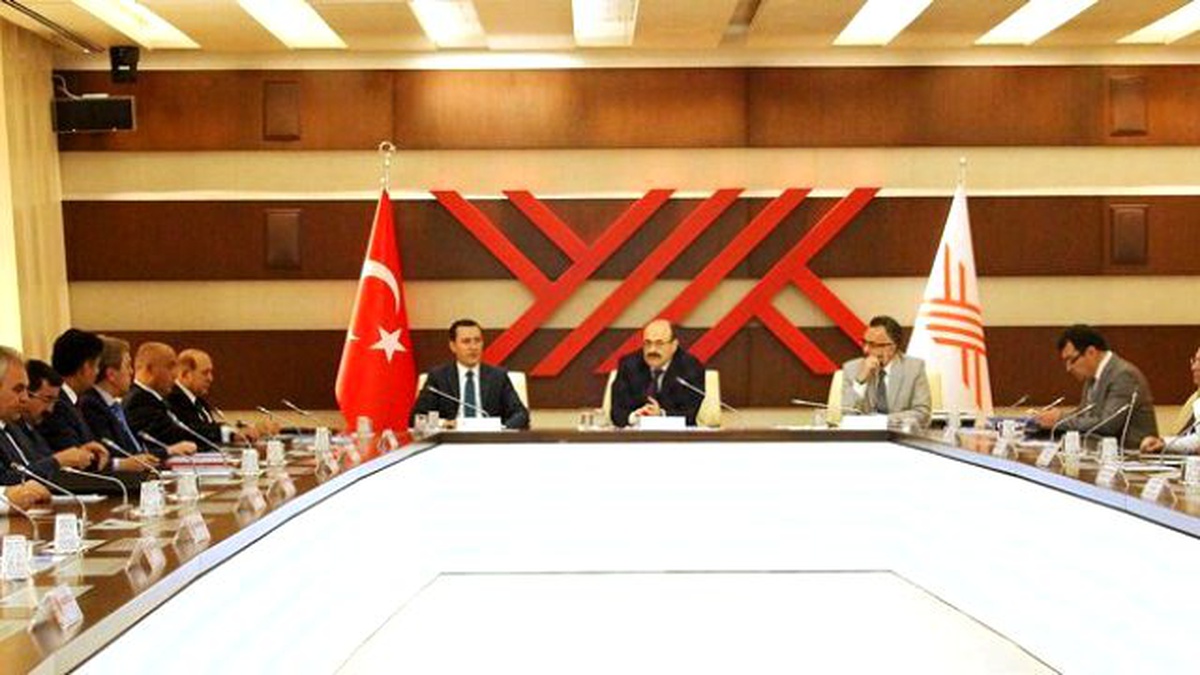 Saraç, CHP\'nin Akademisyen Milletvekilleriyle Bir Araya Geldi