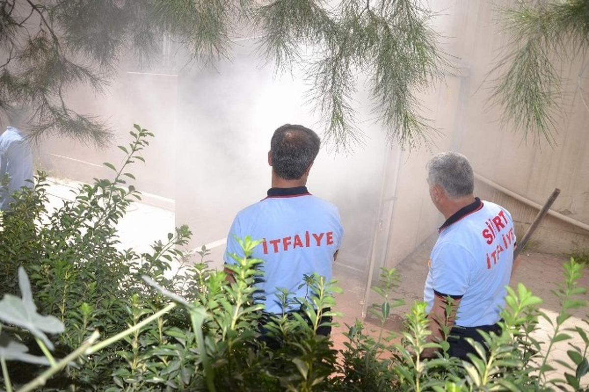 Siirt\'te Korkutan Trafo Patlaması