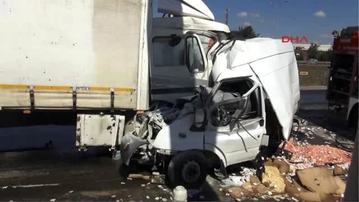 Tuzla\'da Trafik Kazası: 1 Ölü, 2 Yaralı