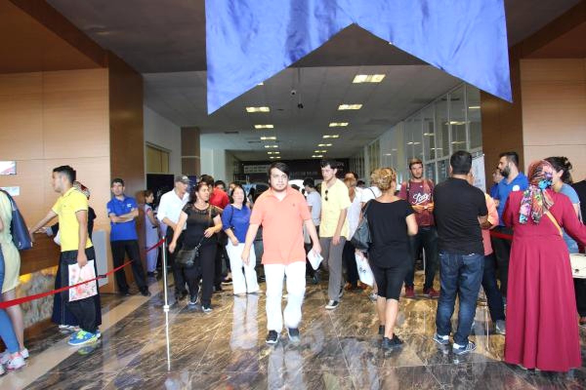 Üniversite Kaydı Yapan Çocuklarını Yalnız Bırakmadılar
