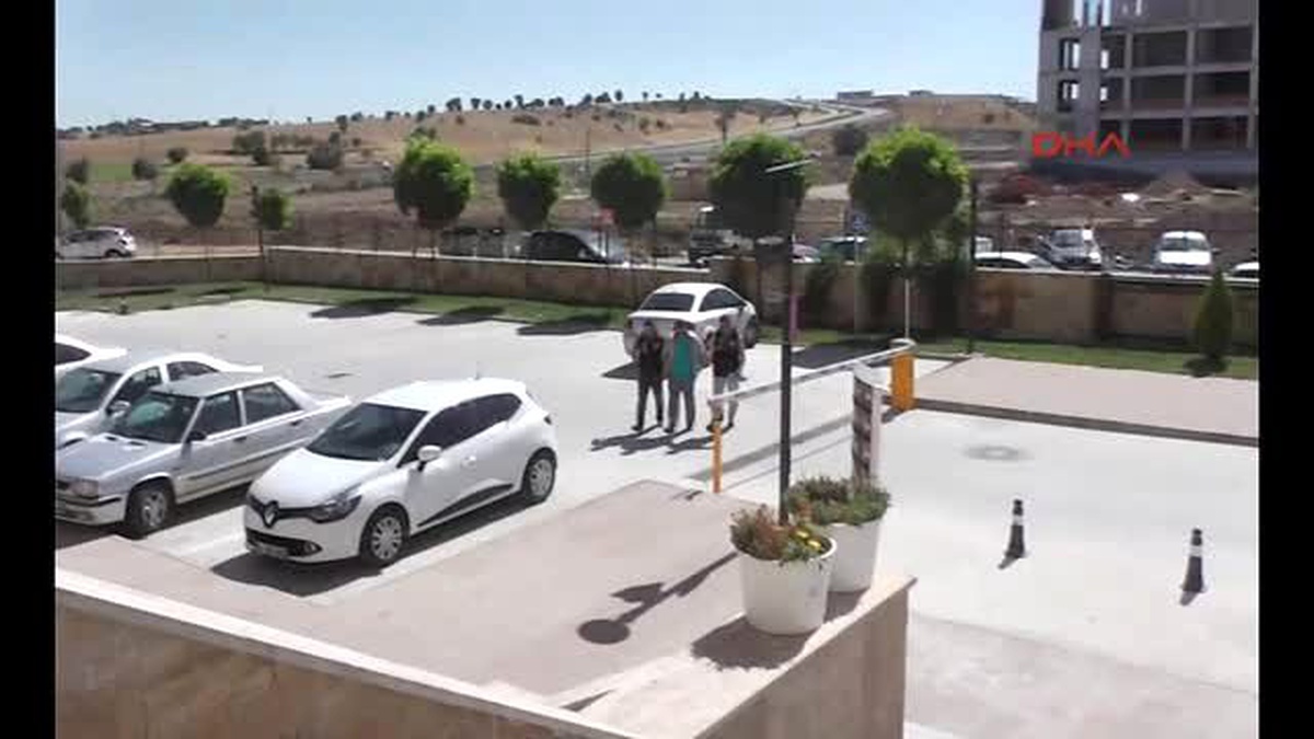 Uşak\'ta Fetö\'den Gözaltına Alınan Savcı Adliyede