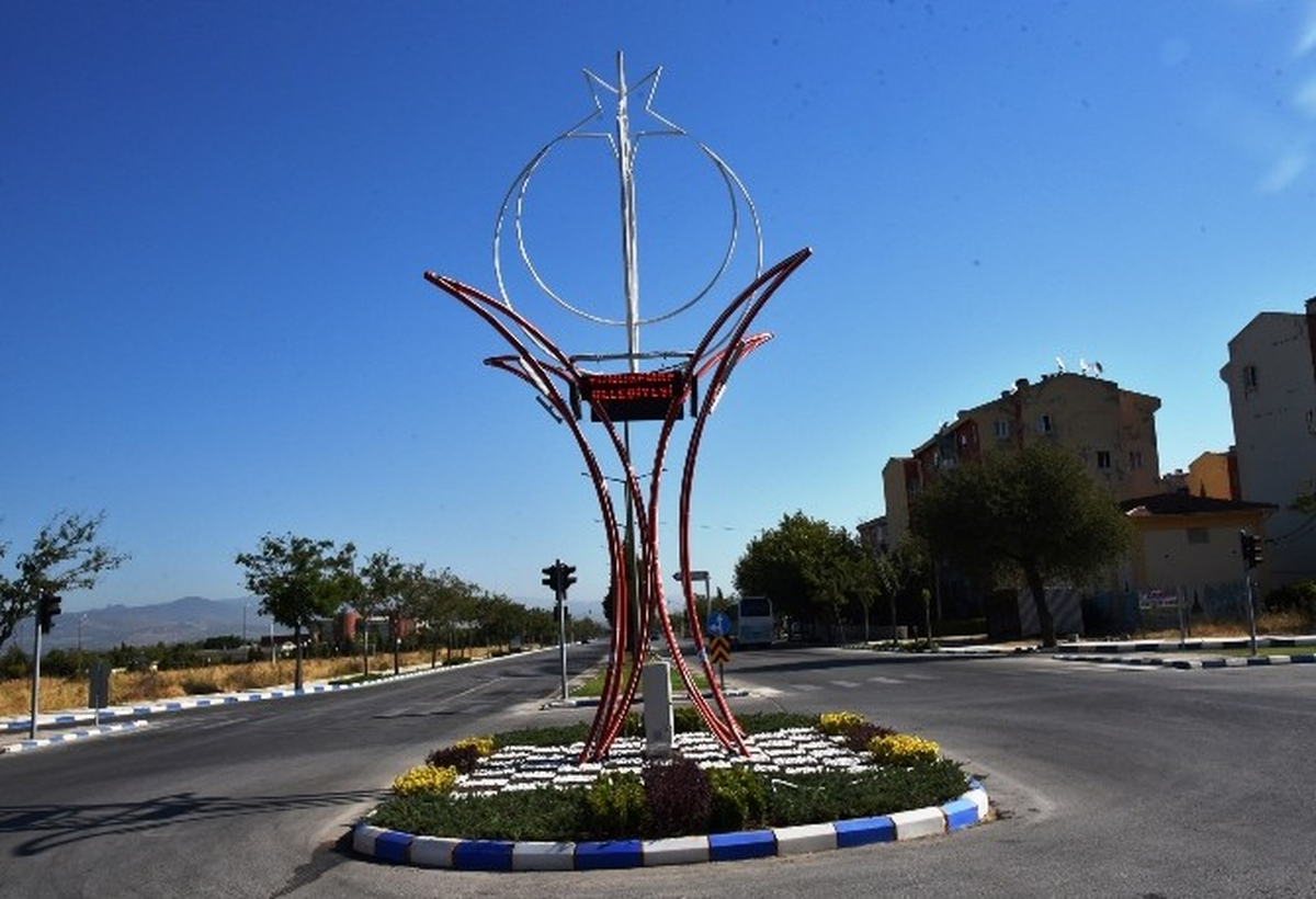 Yunusemre\'ye Bir Kavşak Daha Yapıldı