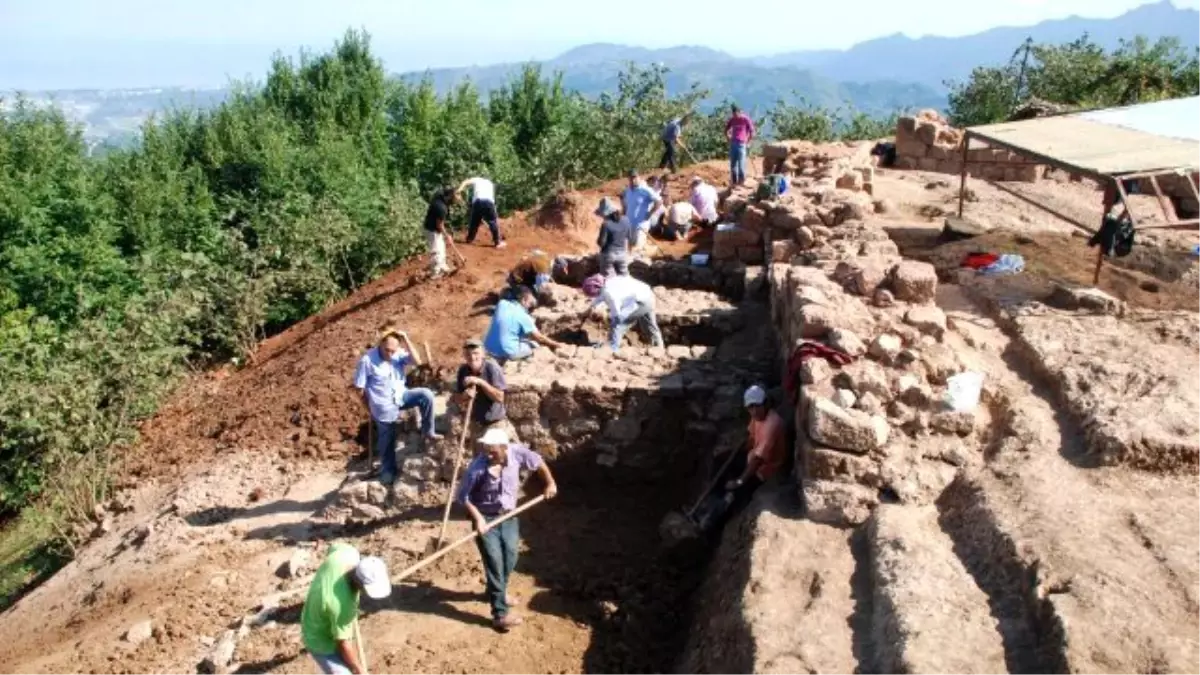 2 Bin 300 Yıllık Kale Gün Yüzüne Çıkıyor