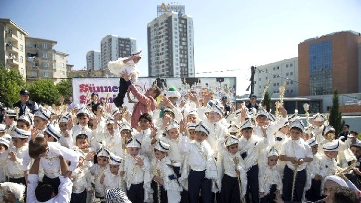 200 Büyükçekmeceli Çocuk Erkekliğe İlk Adımı Attı