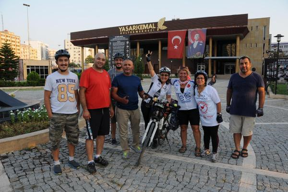 50 Yaşındaki Kadın Öğretmen, Bisikletle Tekirdağ\'dan Adana\'ya Geldi