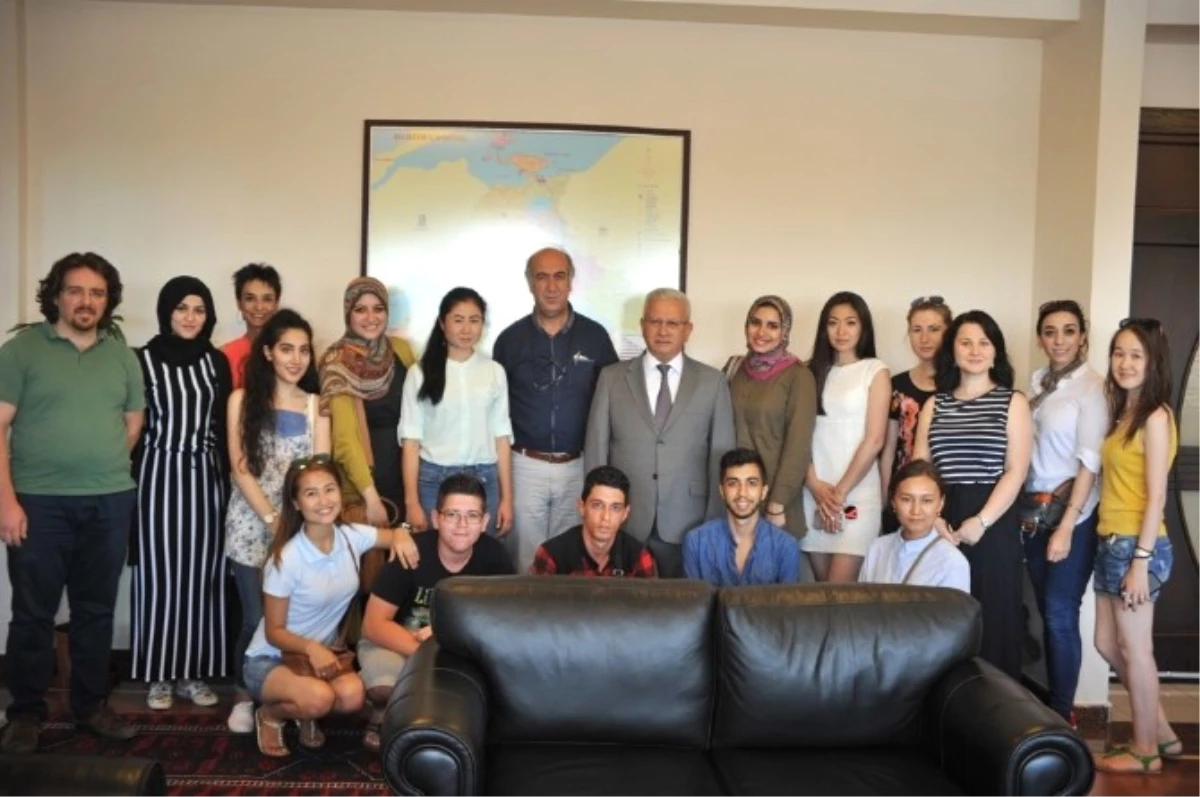 9 Ülkeden Öğrenciler Baun\'da Türkçe Öğreniyor