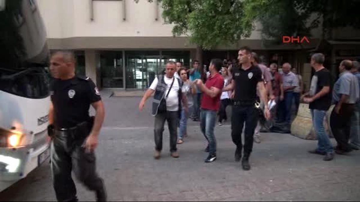 Adana\'da Fetö Soruşturmasında 9 Kişi Tutuklandı