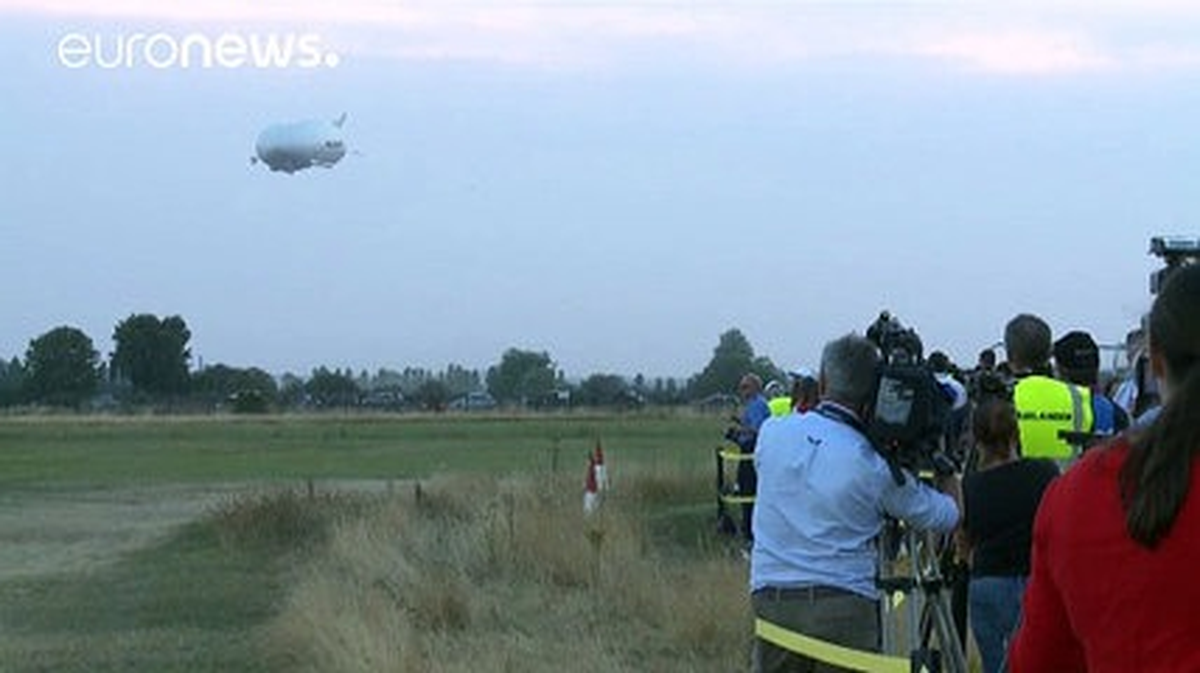 Airlander 10 İngiltere Semalarında