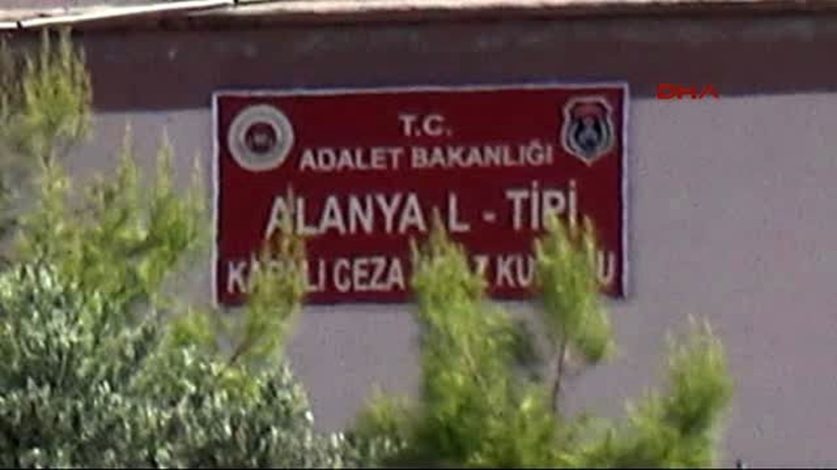 Alanya Cezaevi\'nde Hükümlülerin Tahliyesine Başlandı