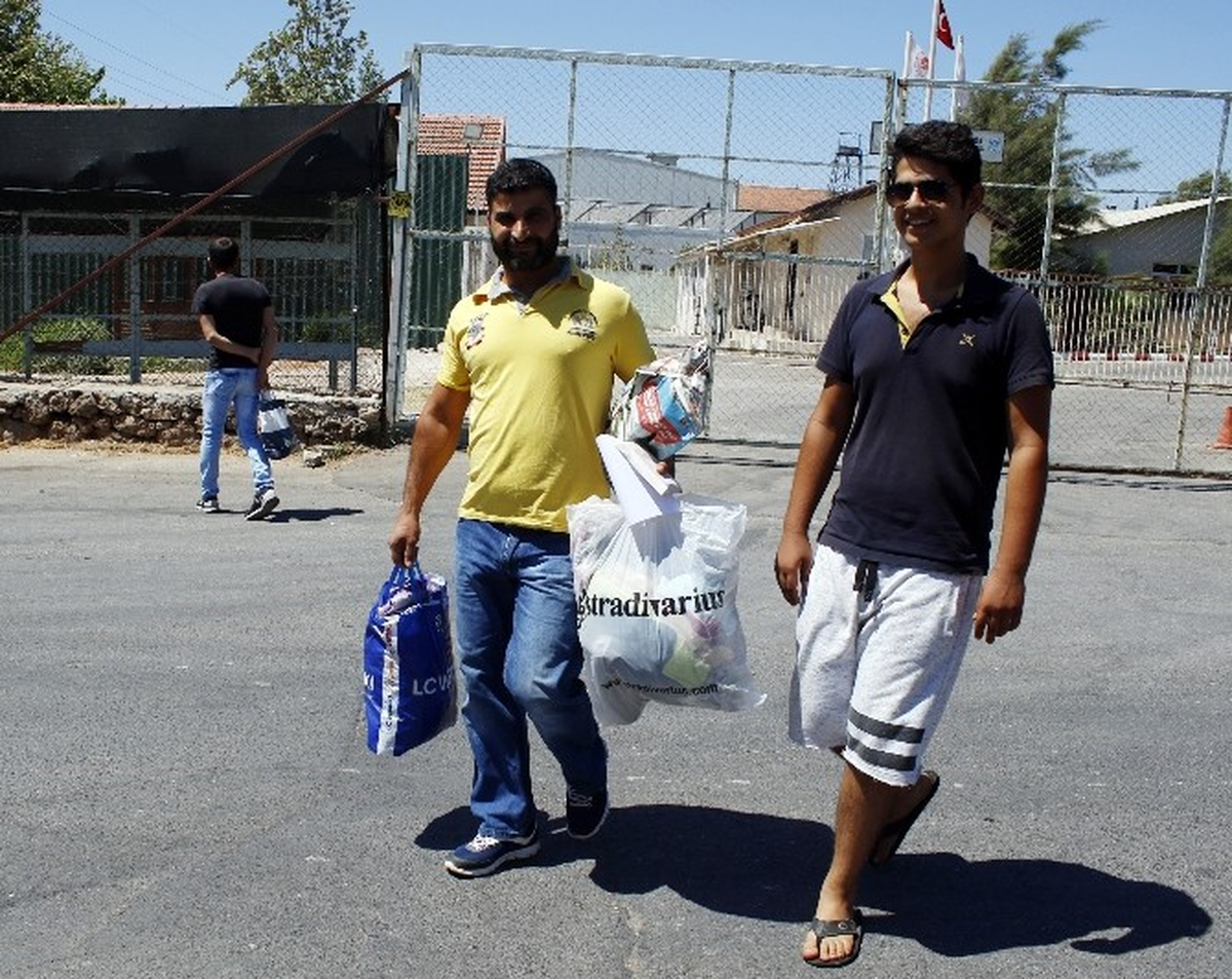 Antalya\'da Hükümlülerin Tahliye Sevinci Devam Ediyor