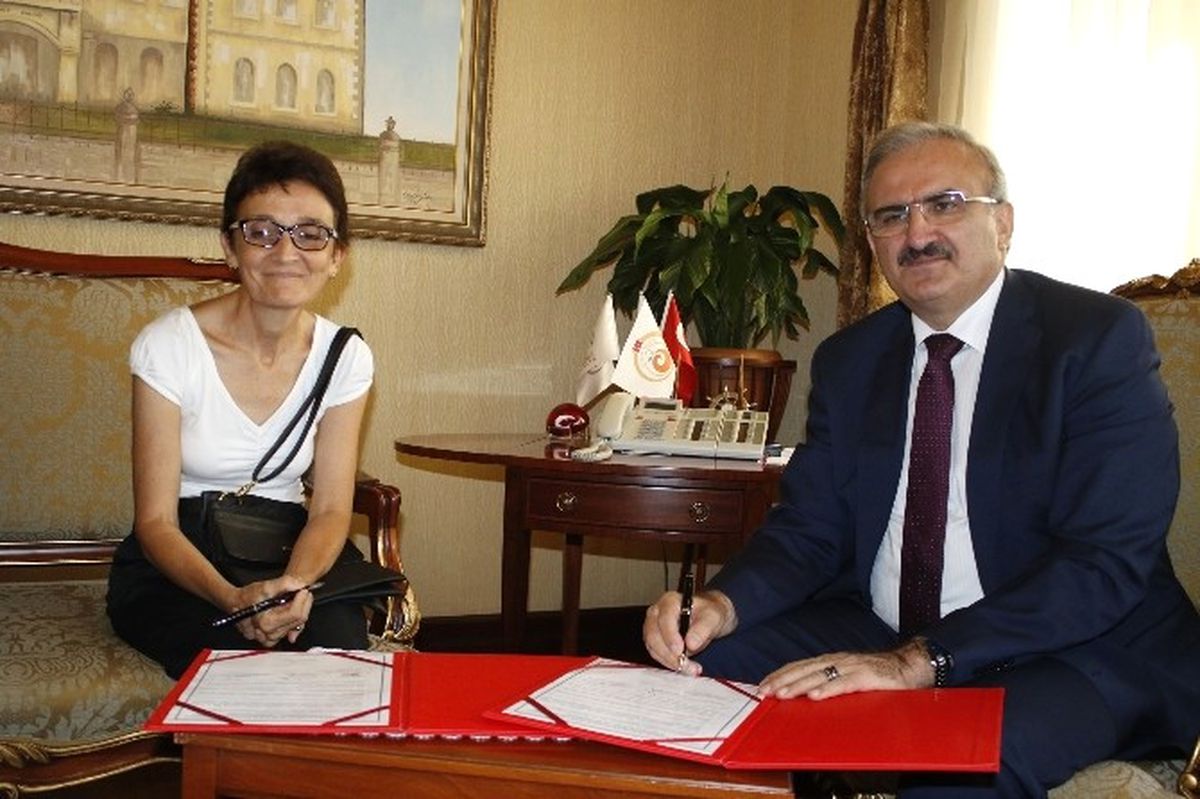 Antalya\'da Okul Protokolü