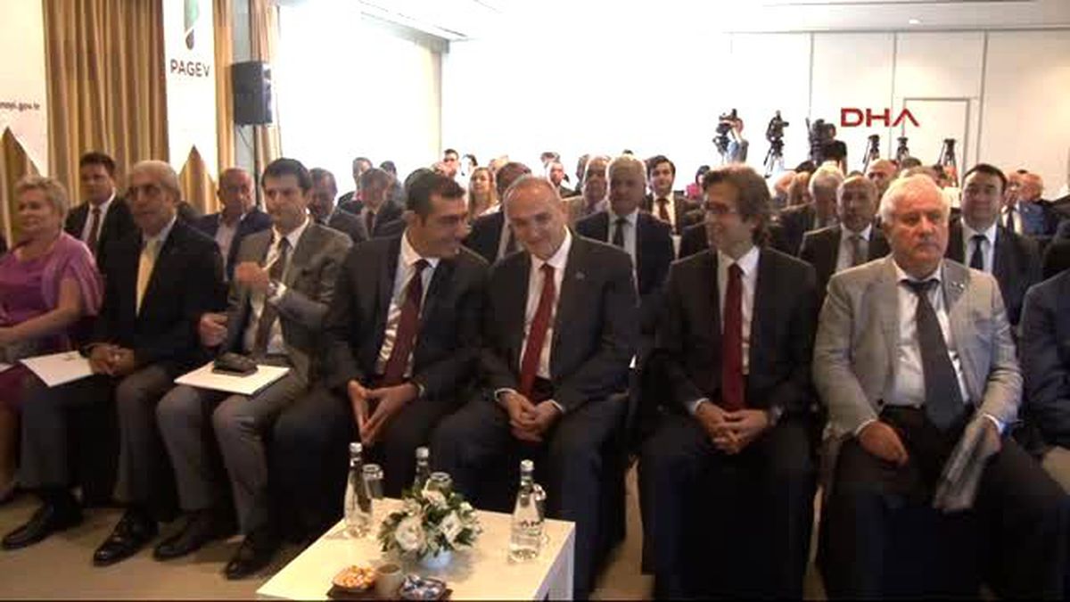 Bakan Özlü: Vatan Söz Konusu Olduğunda Görüş Ayrılıklarımızı Bir Yana İttik