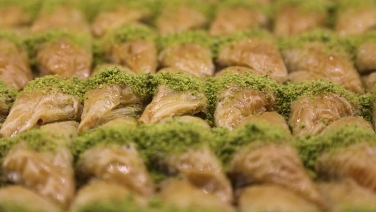 FETÖ Operasyonu Sonrası Baklava Kralı Güllüoğlu'ndan Açıklama